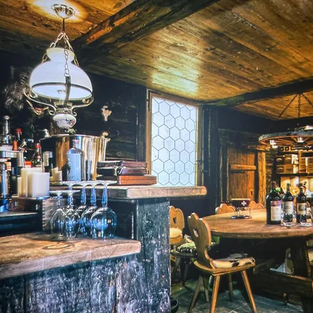 Dreamy Chalet Near Slopes W Hot Tub Semesterbostad