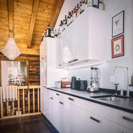 Dreamy Chalet Near Slopes W Hot Tub Semesterbostad